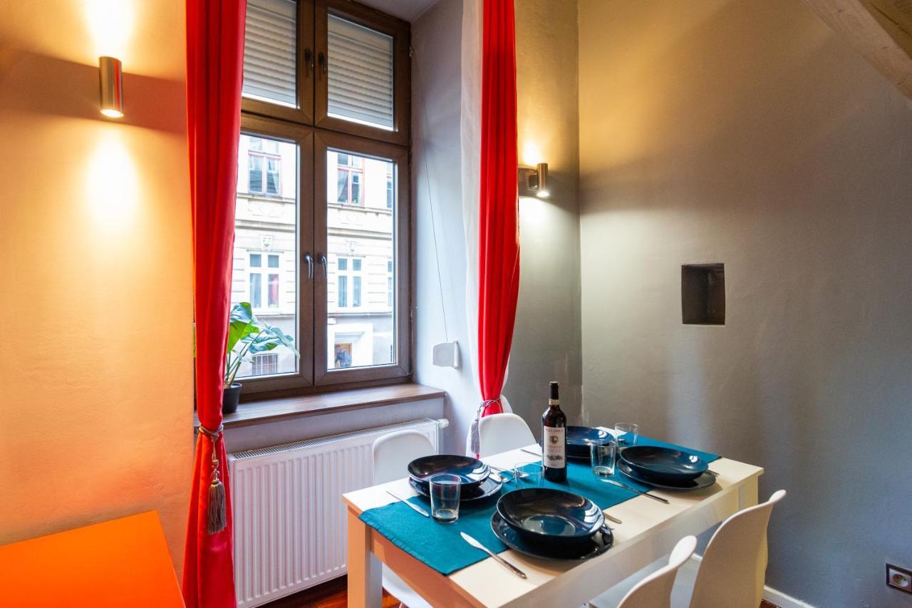 Lilly Apartment Main Train Station Old Town By The Castle Suites Краків Екстер'єр фото