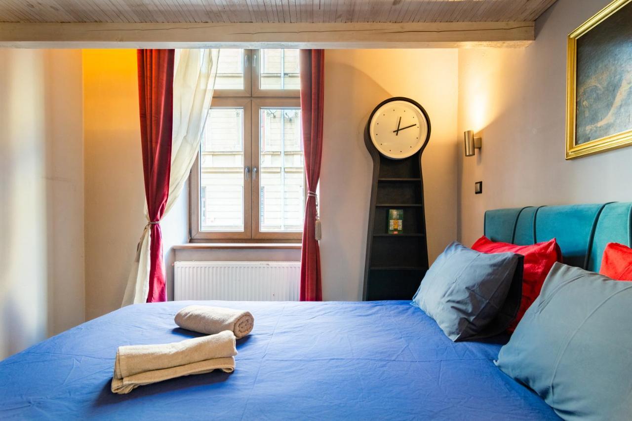 Lilly Apartment Main Train Station Old Town By The Castle Suites Краків Екстер'єр фото